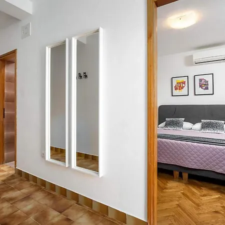 Cozy In With Kitchen Διαμέρισμα Πόρετς