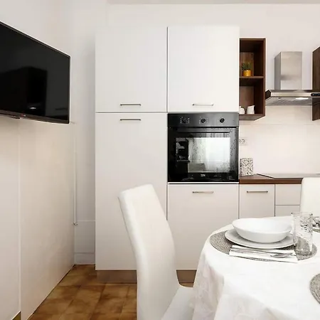 Apartamento Awesome In With Wifi