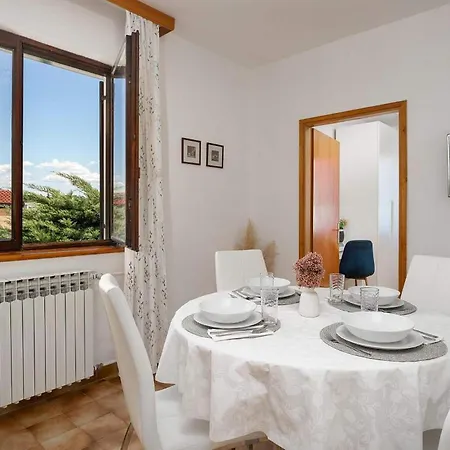 Apartment Cozy In With Kitchen *